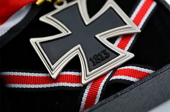 Vokietijos riteriai Corss Medalis Ženklelį su aukso Ąžuolo Lapų ir Juostelės su dėžute ir Graviruotas sertifikavimo